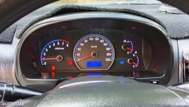 Hyundai Avante 2008 · 1.6 AT