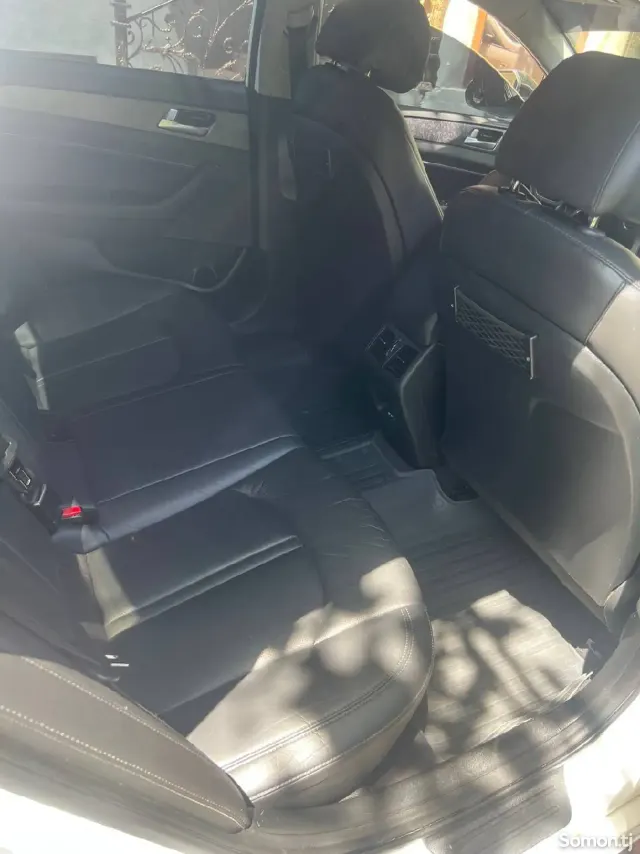 Hyundai Sonata 2015 · 2.0 AT