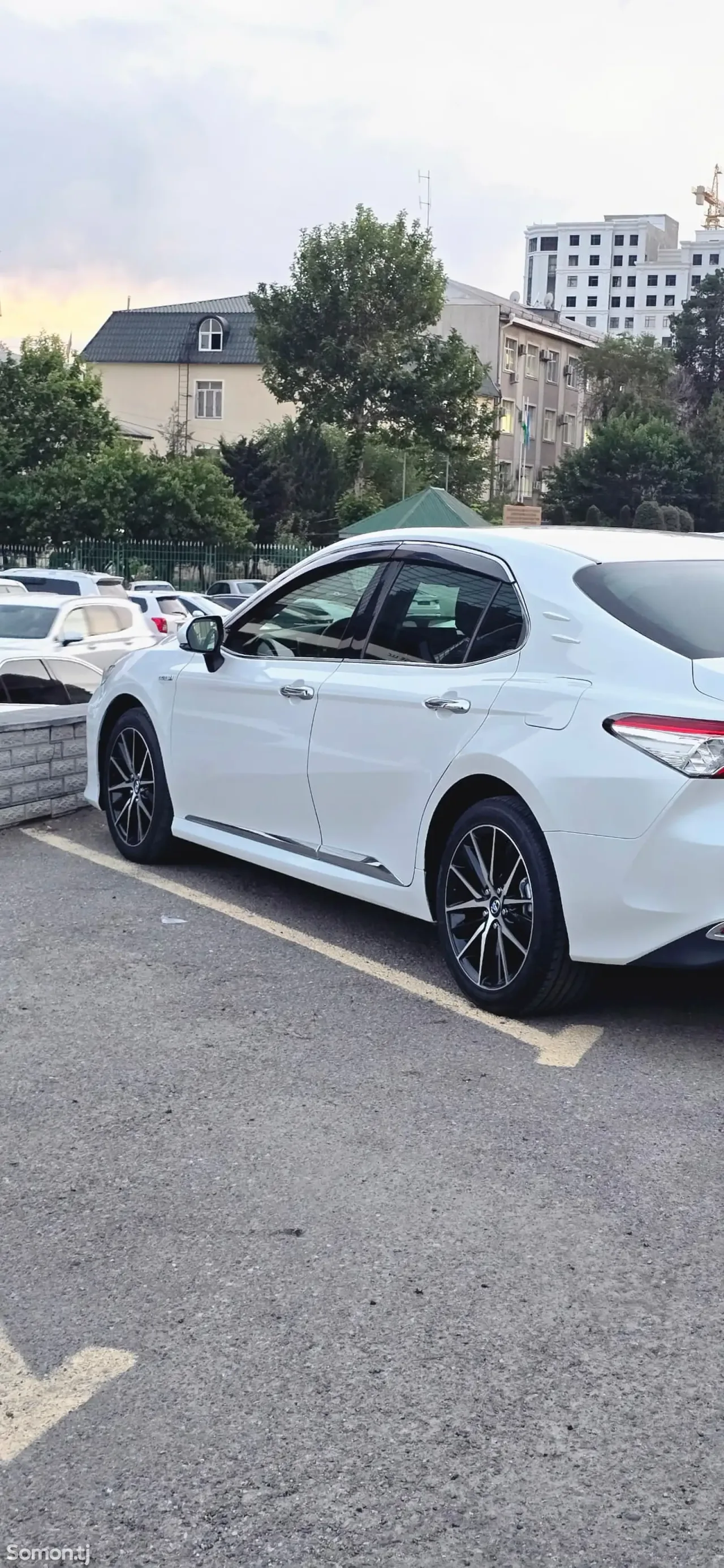 Toyota Camry 2018 · 2.5 AT