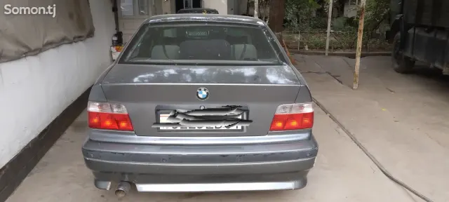 BMW 3 series 1992 · 2.4 AT