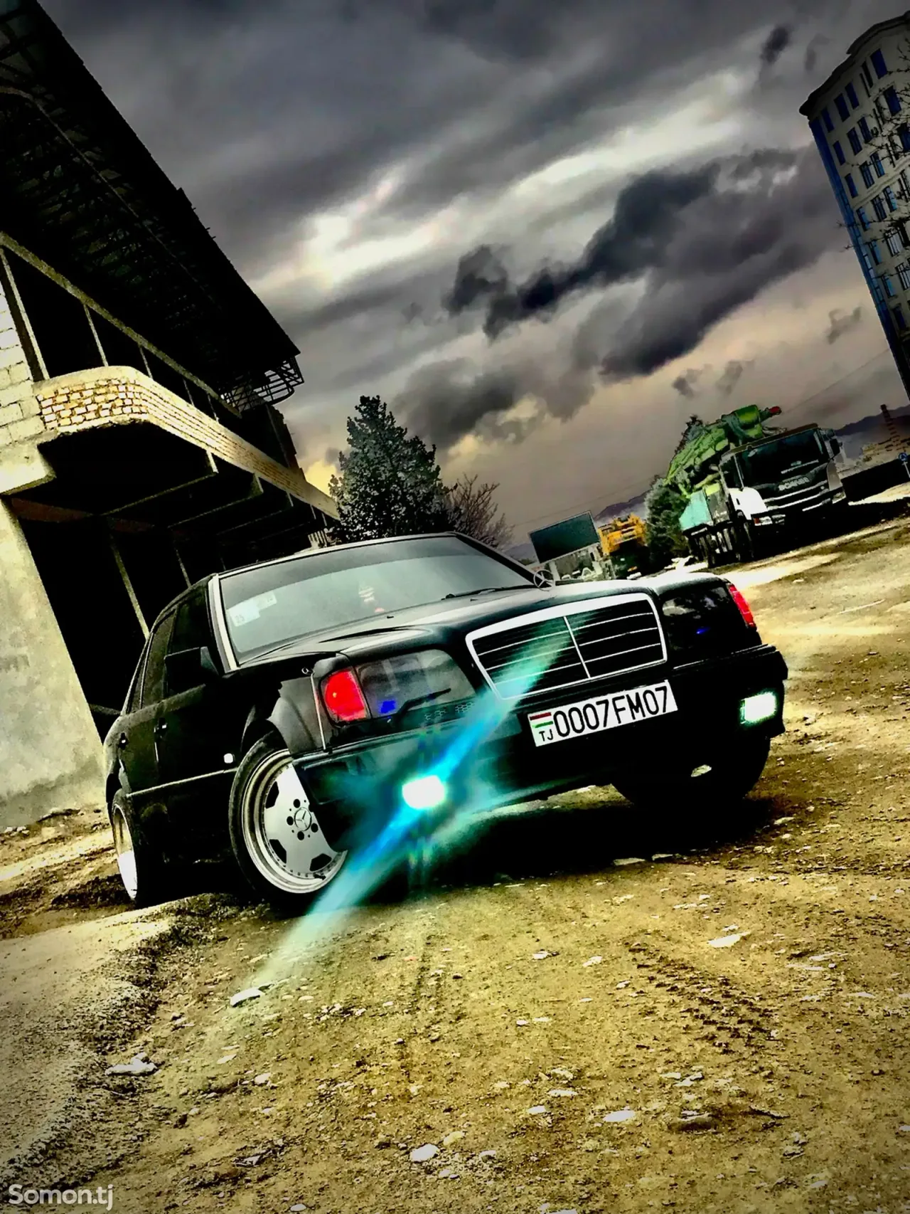 Mercedes-Benz W124 1990 · 2.0 AT