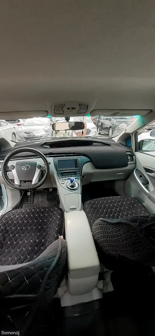 Toyota Prius 2010 · 1.8 AT
