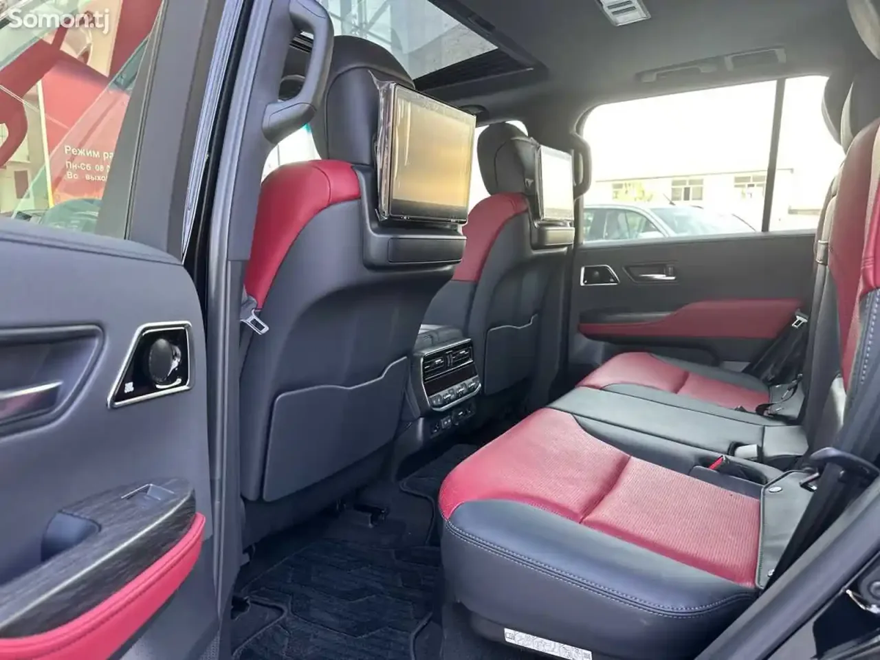 Toyota Land Cruiser 2025 · 3.5 AT