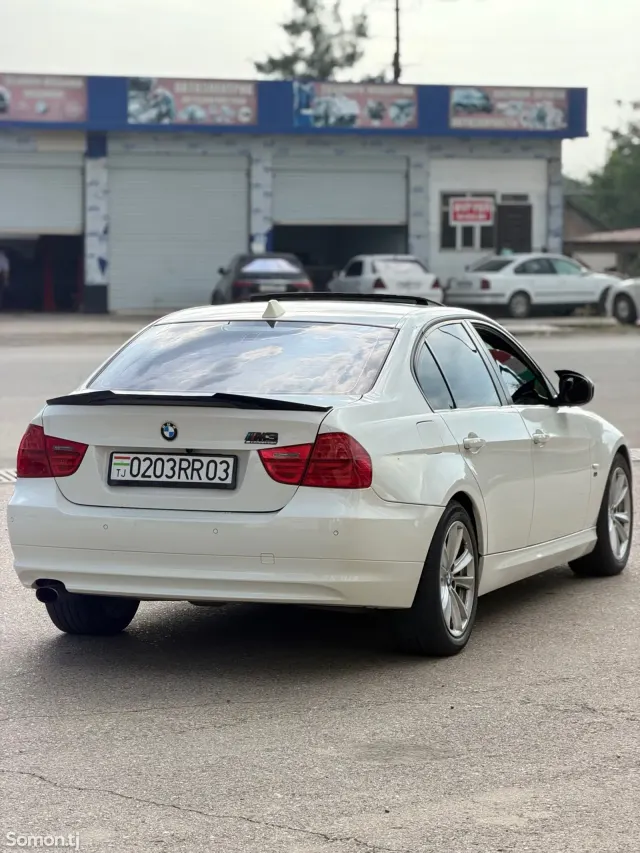 BMW 3 series 2010 · 2.0 AT