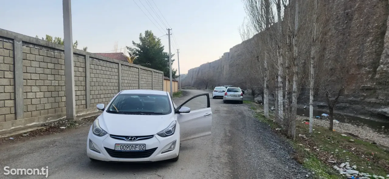 Hyundai Avante 2014 · 1.6 AT