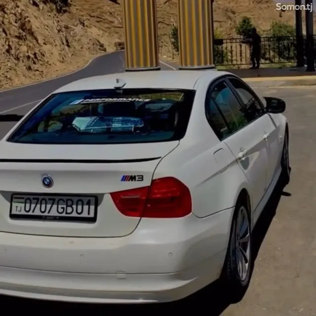 BMW 3 series 2010 · 2.0 AT