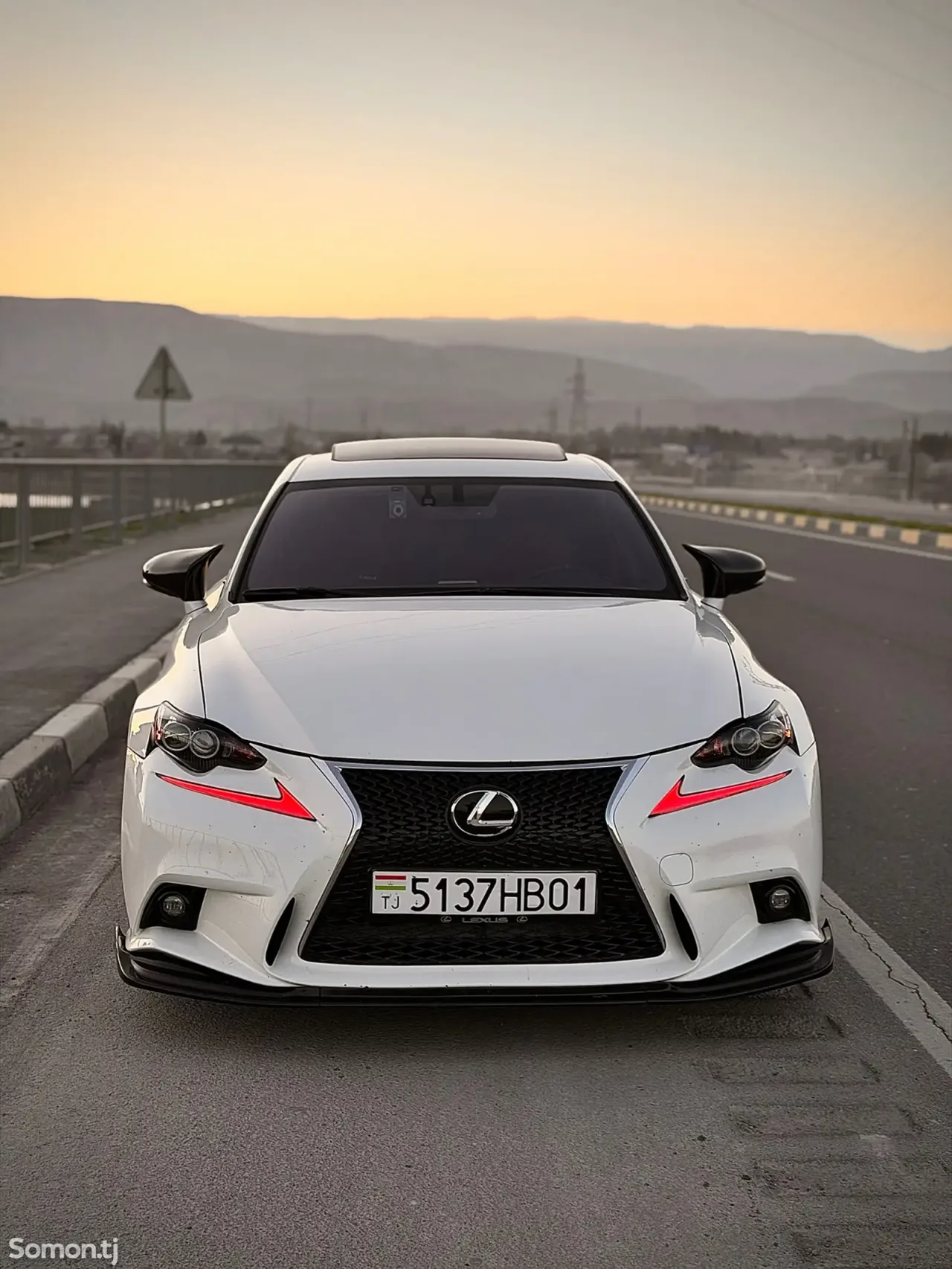 Lexus IS series 2015 · 2.5 AT