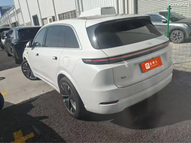 Li Auto (Lixiang) L7 2025 · AT