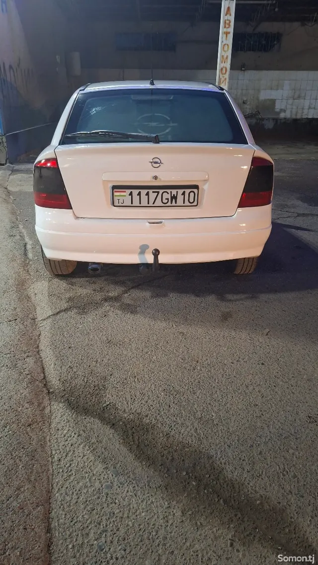 Opel Astra G 1999 · 1.6 AT
