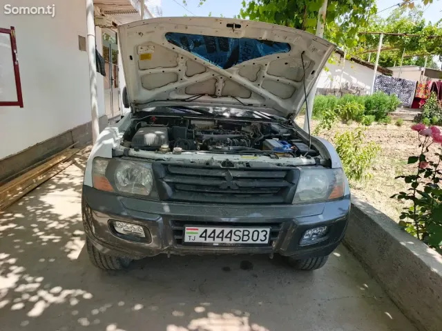 Mitsubishi Montero 2002 · 3.0 AT