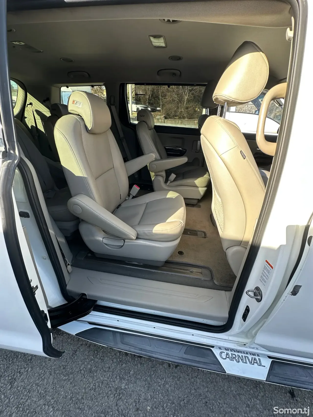 Kia Carnival 2017 · 2.2 AT