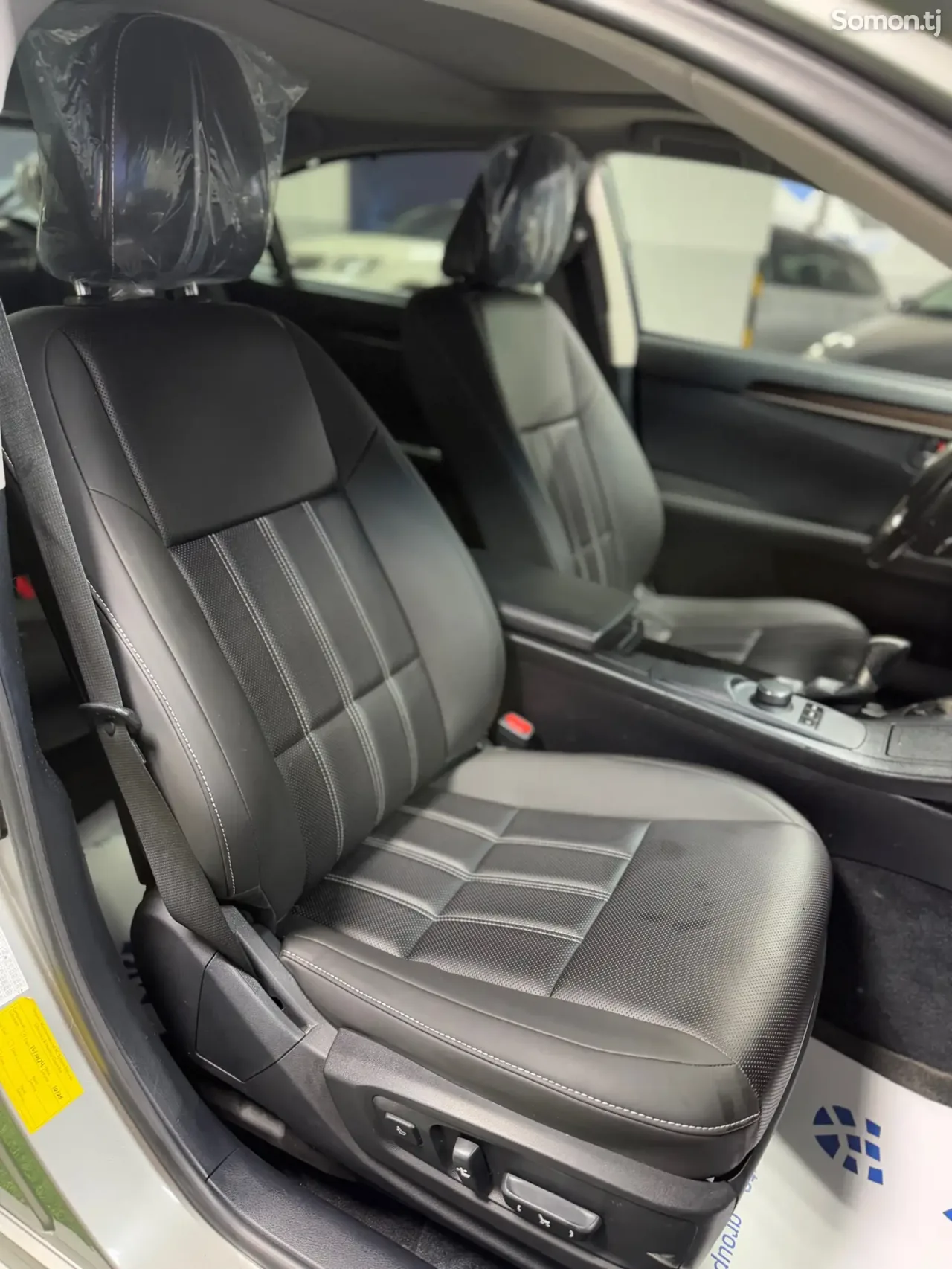 Lexus ES series 2016 · 2.5 AT