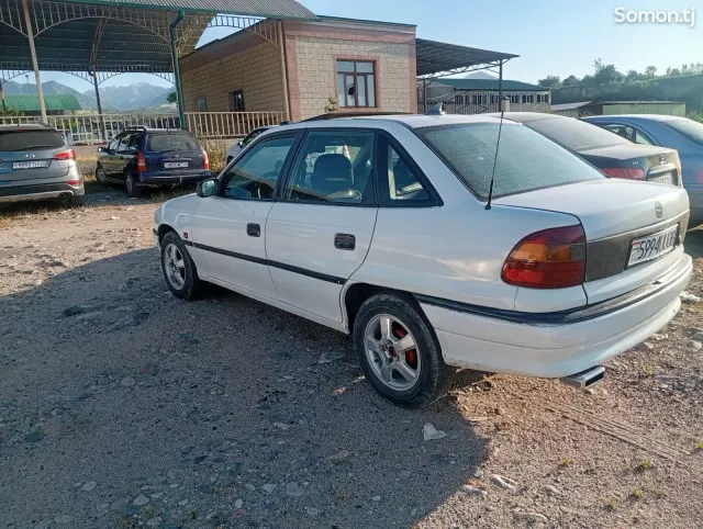 Opel Astra F 1995 · 1.6 MT