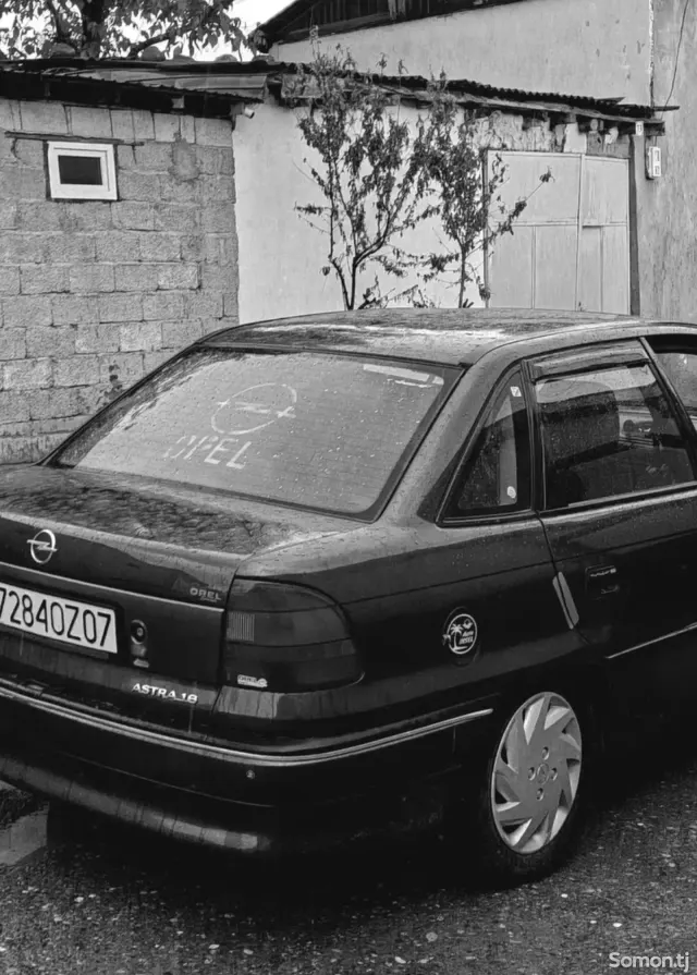 Opel Astra F 1997 · 1.6 MT