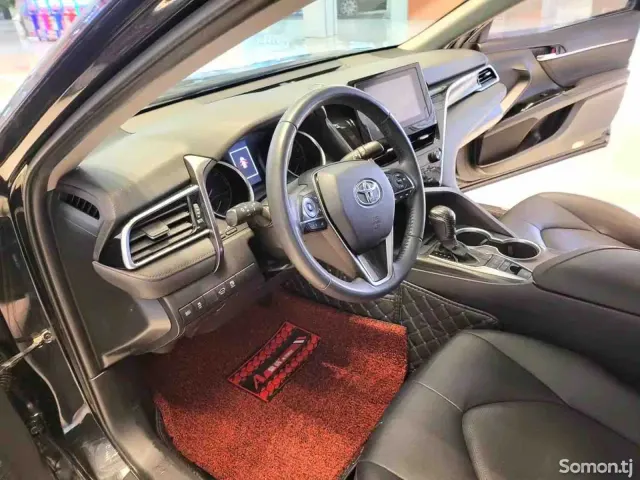 Toyota Camry 2018 · 2.5 AT