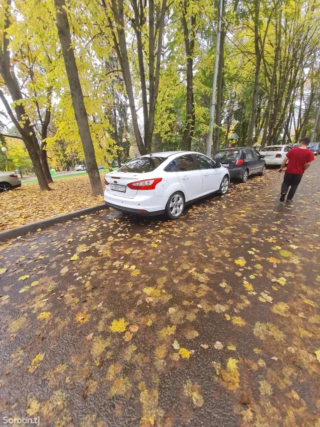 Ford Focus 2012 · 1.6 MT