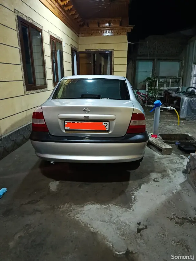 Opel Vectra B 1998 · 1.6 MT