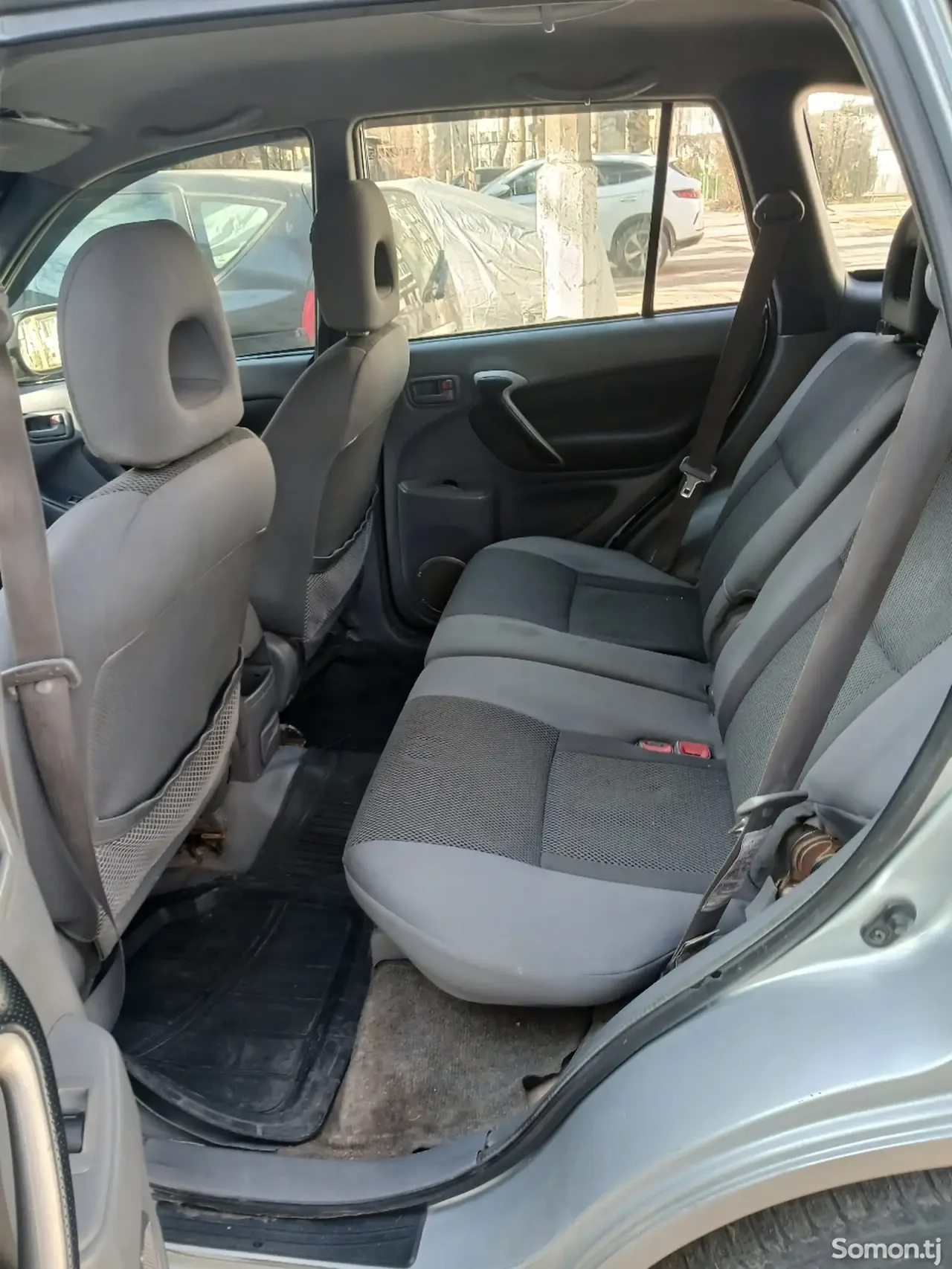 Toyota RAV 4 2005 · 1.8 AT