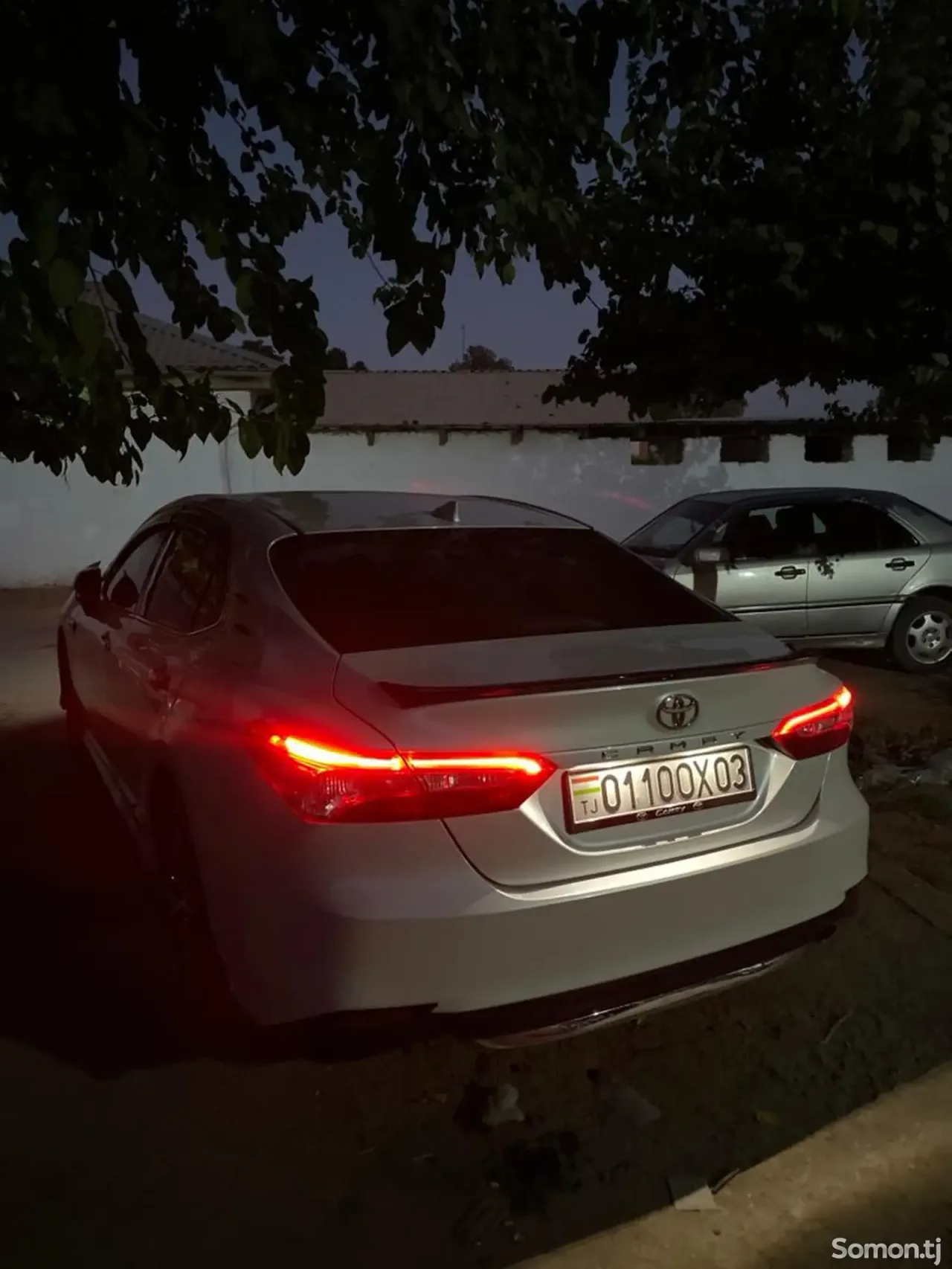 Toyota Camry 2018 · 2.5 AT
