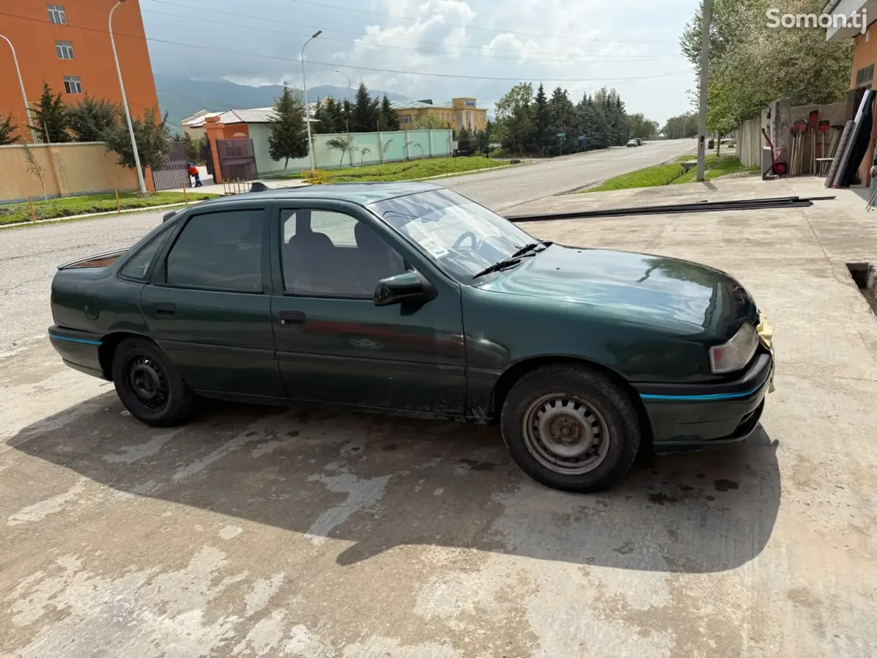 Opel Vectra A 1995 · 1.6 MT