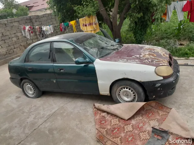Daewoo Lanos 1994 · 1.6 MT