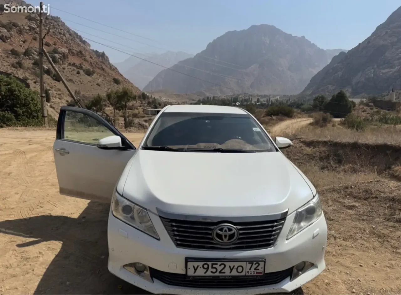 Toyota Camry 2013 · 2.5 AT