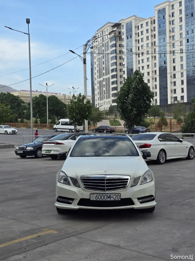 Mercedes-Benz E class 2012 · 3.5 AT
