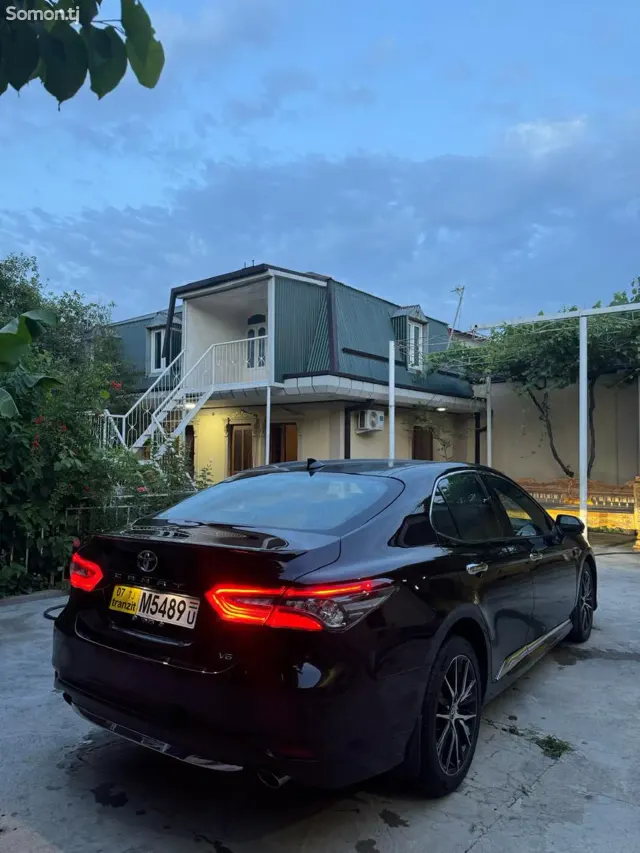 Toyota Camry 2020 · 3.5 AT