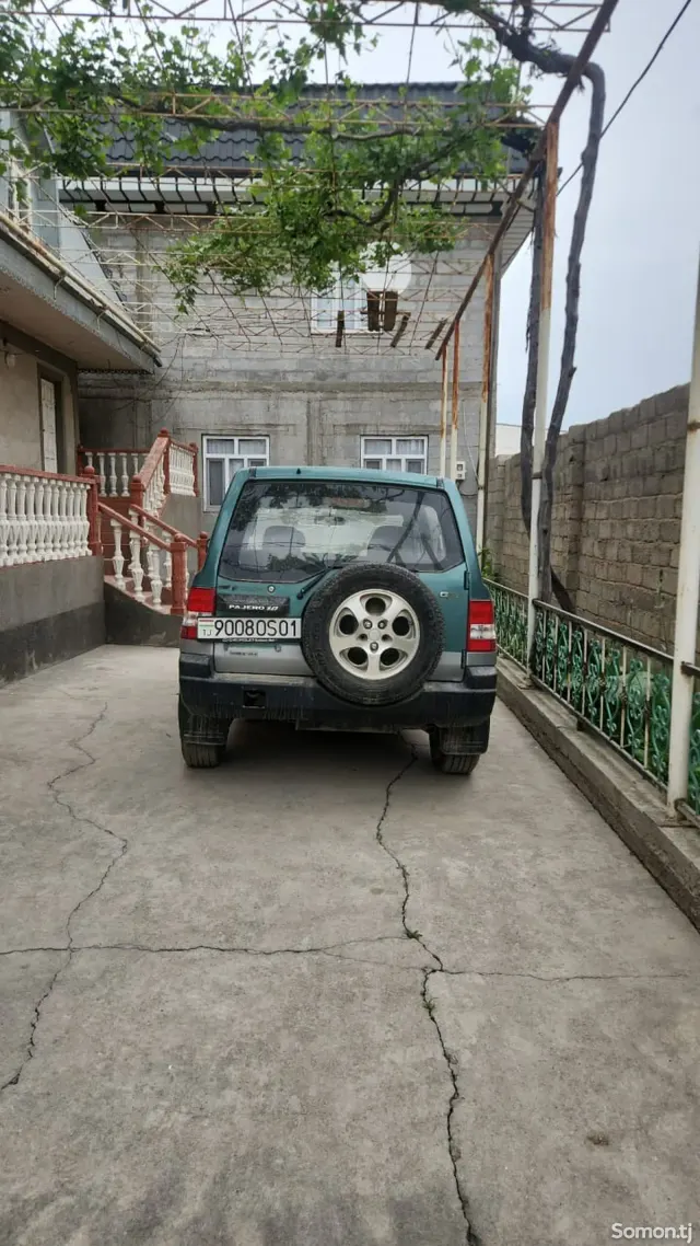 Mitsubishi Pajero 1998 · 1.8 AT