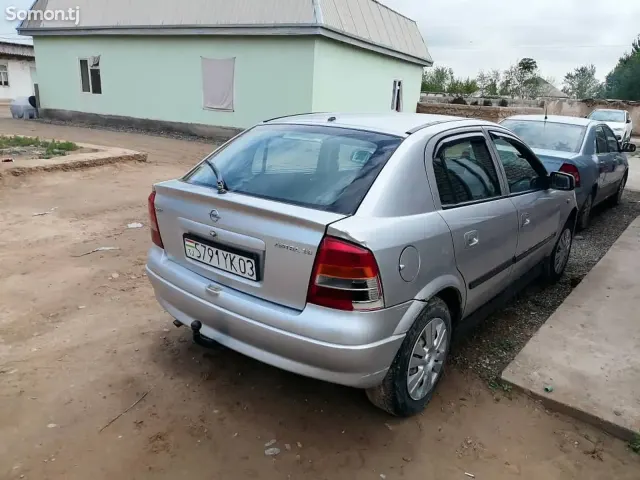 Opel Astra G 1999 · 1.6 MT