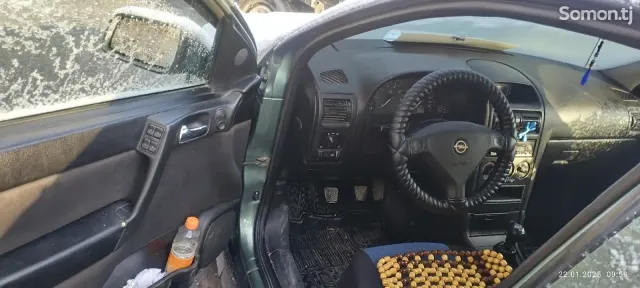 Opel Astra G 1999 · 1.6 MT