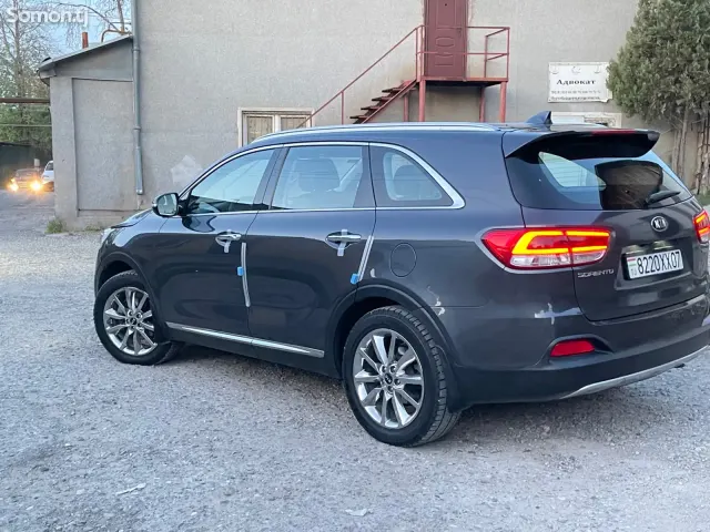 Kia Sorento 2016 · 2.0 AT