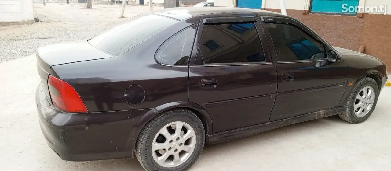 Opel Vectra B 2000 · 1.8 MT