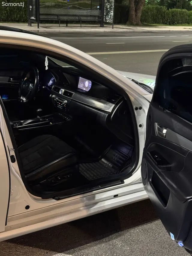 Lexus GS series 2013 · 3.5 AT