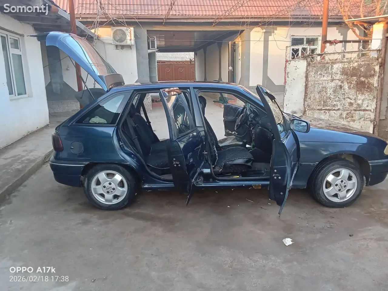 Opel Astra F 1994 · 1.6 MT