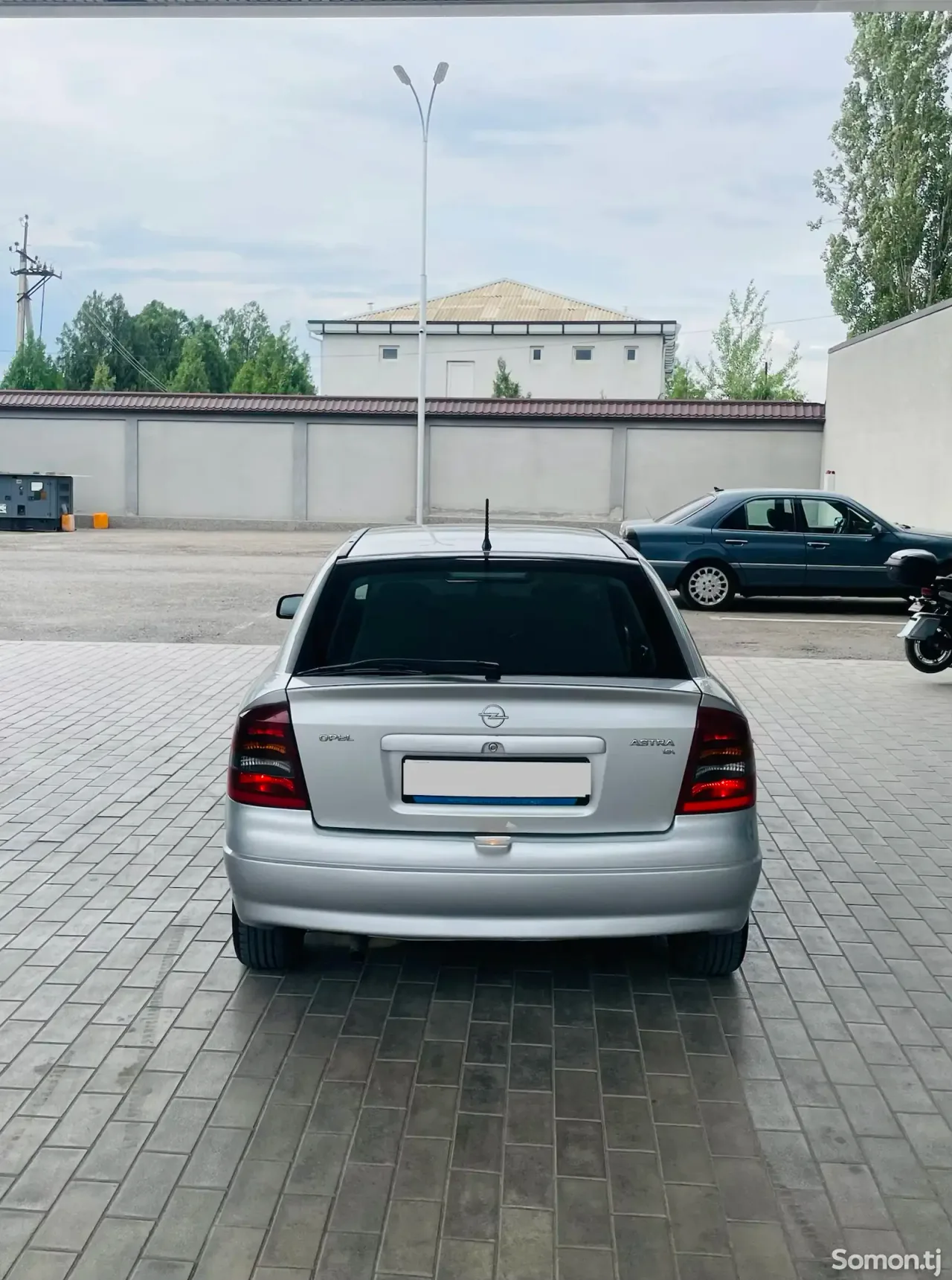 Opel Astra G 1998 · 1.6 MT