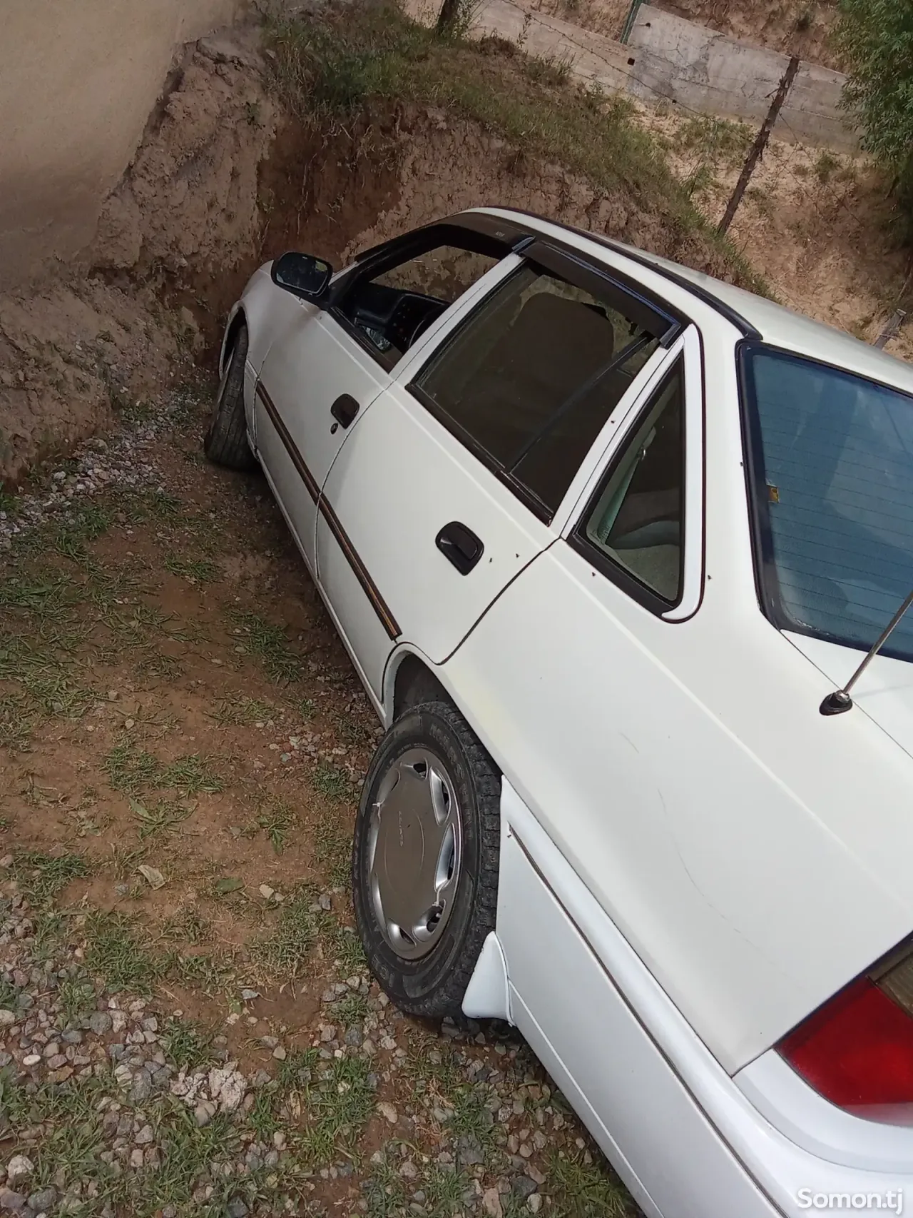 Daewoo Nexia 1995 · 1.6 MT
