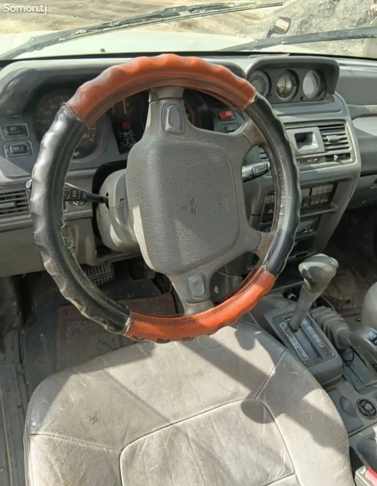Mitsubishi Pajero 1993 · 3.0 AT