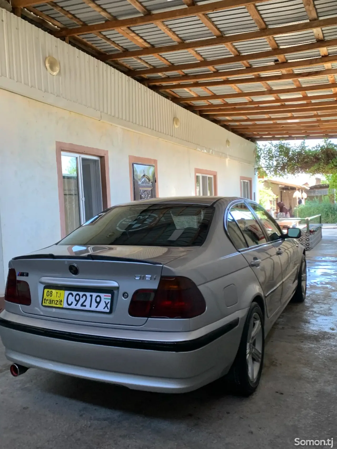 BMW 3 series 2002 · 1.8 MT
