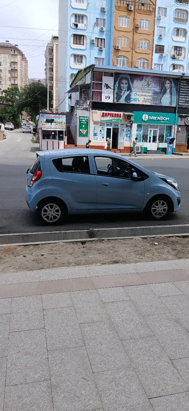 Chevrolet Spark 2014 · 1.1 AT