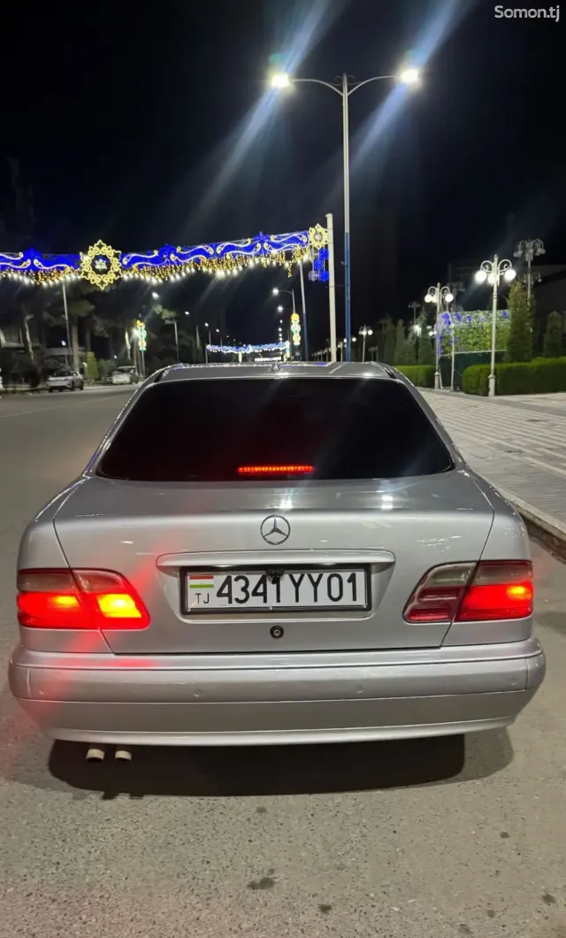 Mercedes-Benz E class 2000 · 2.8 AT