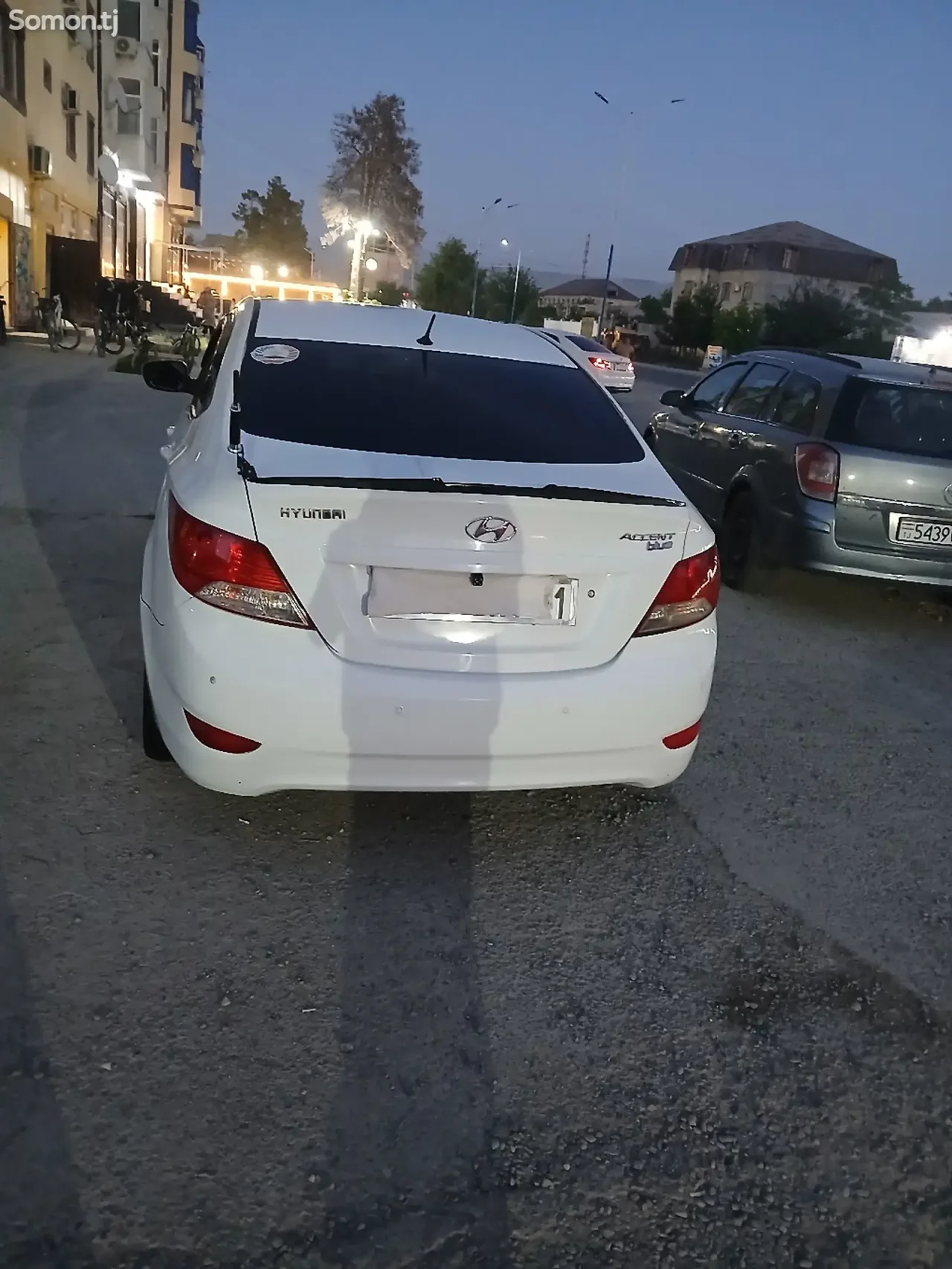Hyundai Accent 2013 · 1.6 AT