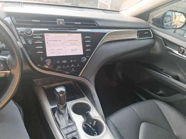 Toyota Camry 2019 · 2.5 AT