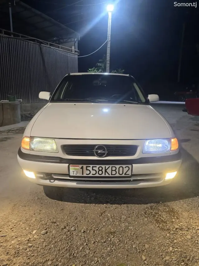 Opel Astra F 1997 · 1.6 MT