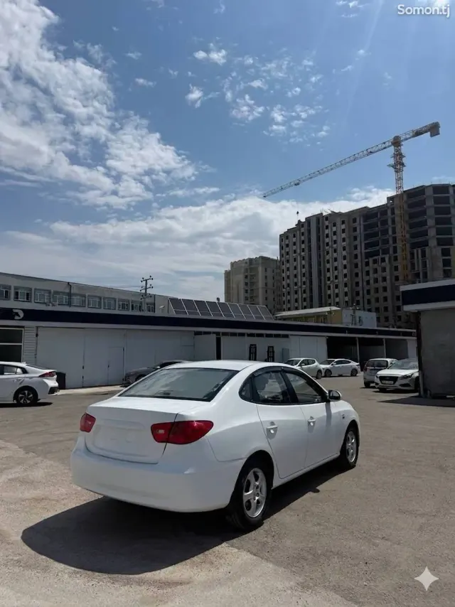 Hyundai Avante 2009 · 1.6 AT