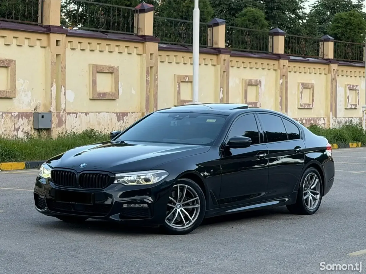 BMW 5 series 2017 · 2.0 AT