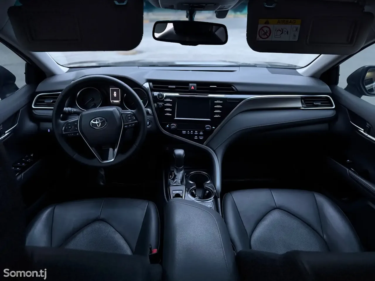 Toyota Camry 2020 · 2.0 AT
