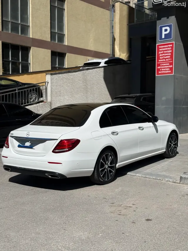Mercedes-Benz E class 2016 · 3.0 AT