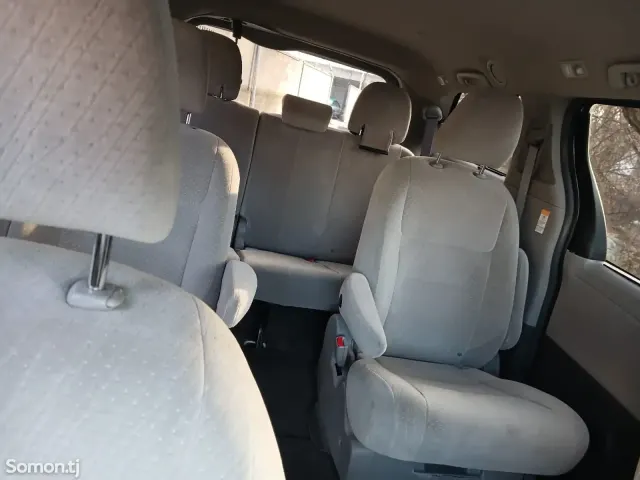 Toyota Sienna 2015 · 3.5 AT