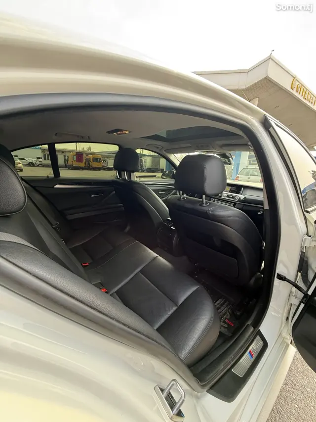 BMW 5 series 2016 · 2.0 AT